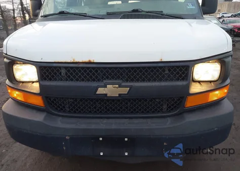 2016 Chevrolet Express 2500 Work Van z USA, uszkodzony, nr VIN 1GCWGBFF1G1226680